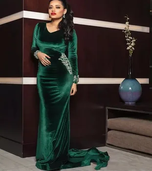 Aso Ebi Smaragdinė žalia Vakarinės suknelės Karoliukais V formos kaklo ilgomis rankovėmis Aksominiai prom chalatai 2024 Chalatas De Soirée